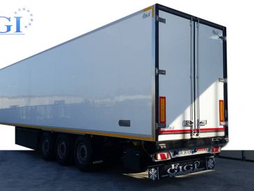 Lavoro Di Carrozzeria Riparazione Semirimorchio Frigo Kogel